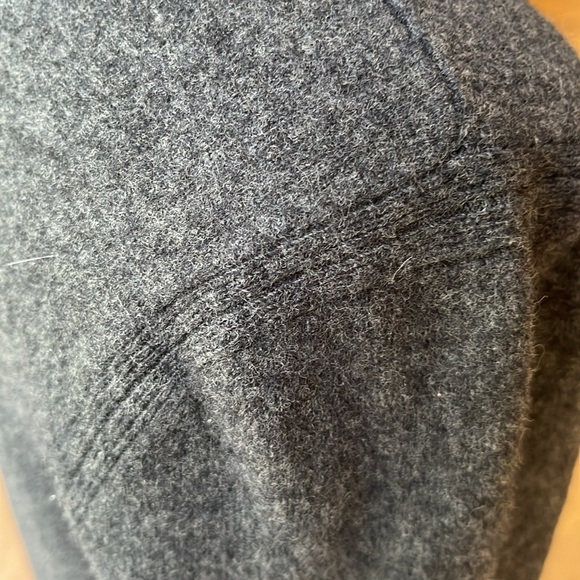 GUC Rag & Bone wool 1/4 zip sweater with lamb leather suede finish sleeve patch - Picture 4 of 10